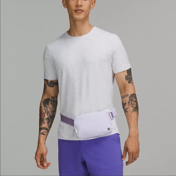 💜🍋 Lululemon 🍋💜 Everywhere Belt Bag Lavender Fog - Picture 11 of 11